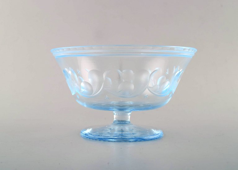 SIMON GATE for Orrefors, Art deco bowl on foot in satin-cut light blue art 
glass. 1928.
