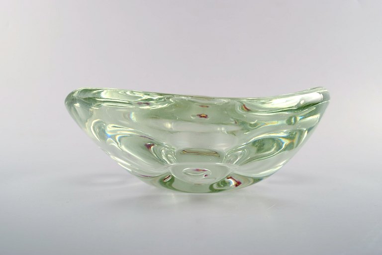 Murano skål i mundblæst kunstglas med blomster i glasmassen, 1960´erne. 
