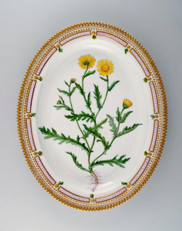 Royal Copenhagen flora danica serving dish.
Model number 20/3517.