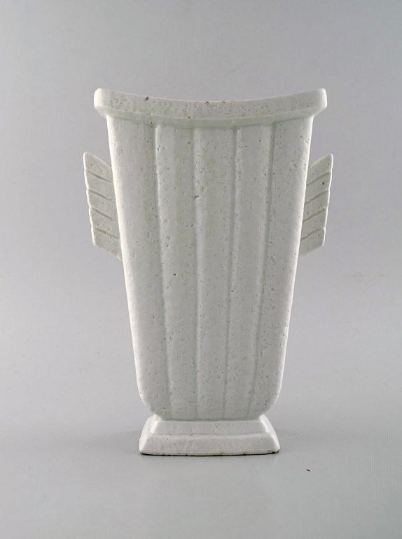 Rörstrand Gunnar Nylund Chamotte vase. 
