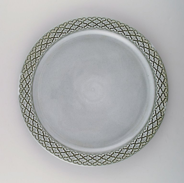 Bing & Grondahl. Round dish.
B & G Grey Cordial Quistgaard Nissen Kronjyden stoneware.