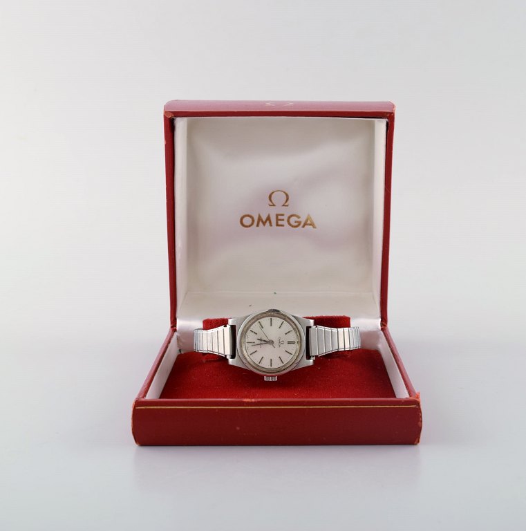 Omega Geneva/Geneve Ladies Silver Dial Watch with original box. 1972.