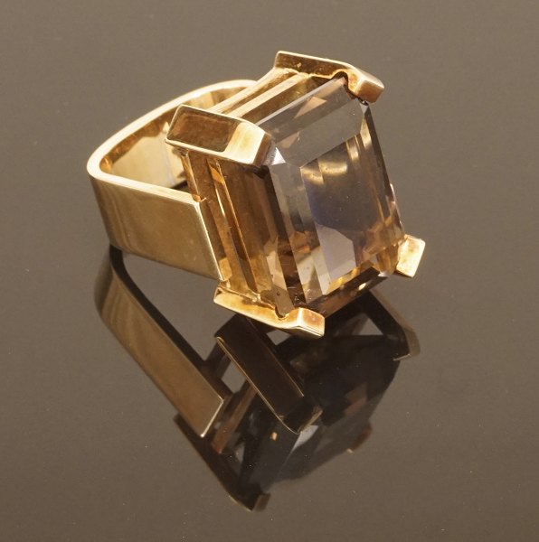 Ole Lynggaard, Denmark. Cocktailring, 14ct gold. Ringsize: 55