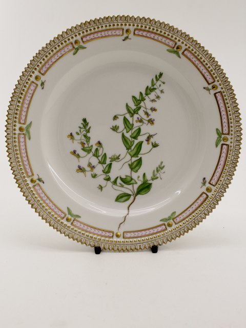 Royal Copenhagen Flora Danica plate 20/3550