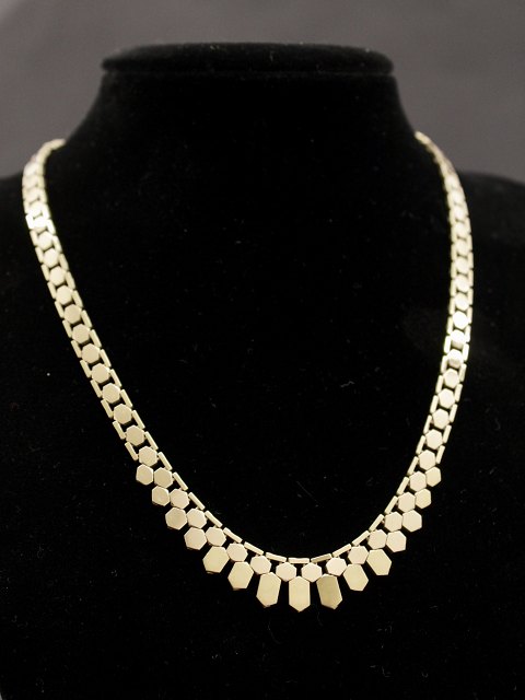 8 carat gold necklace sold