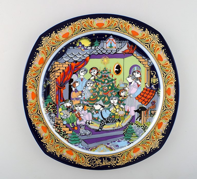Bjørn Wiinblad for Rosenthal. Christmas plate in porcelain from 1986.