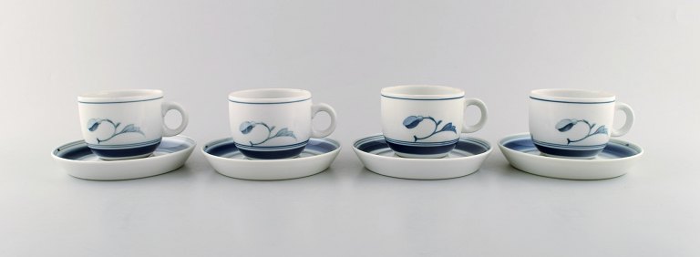 B&G, Bing & Grondahl. Corinth coffee cup in hand painted porcelain with saucer. 
Set of 4. Model number: 305.