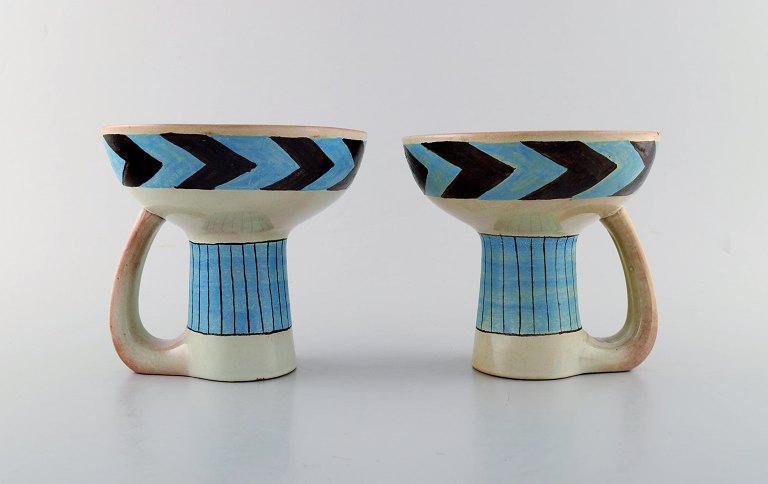 Carl-Harry Stålhane for Rörstrand / Rørstrand. A pair of modernist hand painted 
"Torro" vases / jugs with handles.