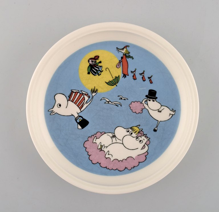 Arabia, Finland. "The flying moomins" Porcelain plate with motif from "Moomin".