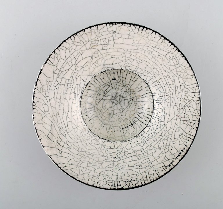 Svend Hammershøi for Kähler, Denmark, Fluted dish in glazed stoneware.