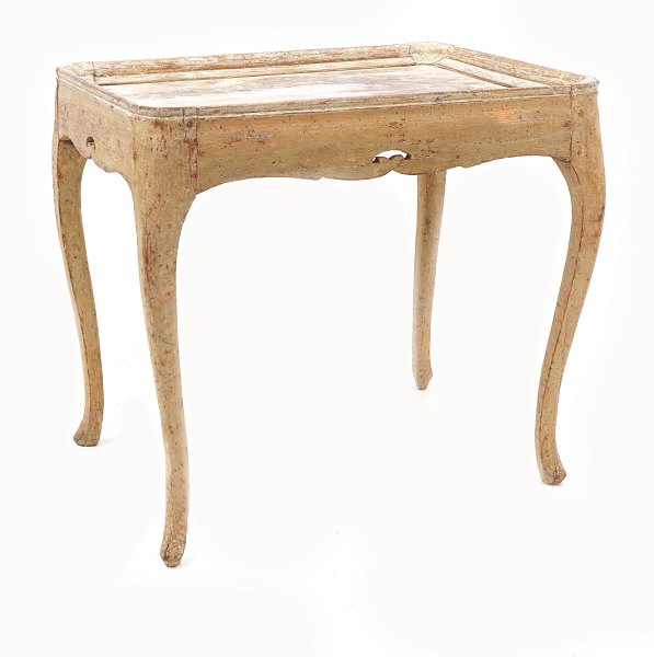 A Swedish 18th century tray top table. Sweden circa 1760-70. H: 70cm. Tray: 
73x54cm