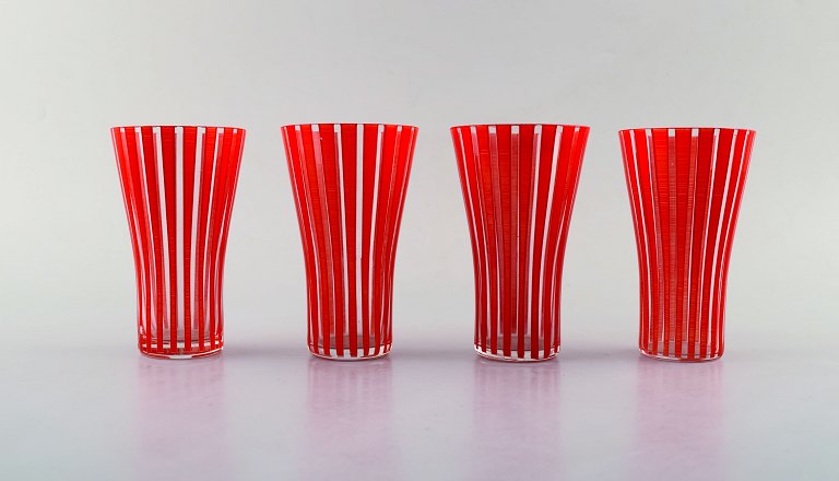 Bengt Orup for Johansfors. Four "Strikt" cocktail / lemonade glasses in art 
glass. 1950 / 60