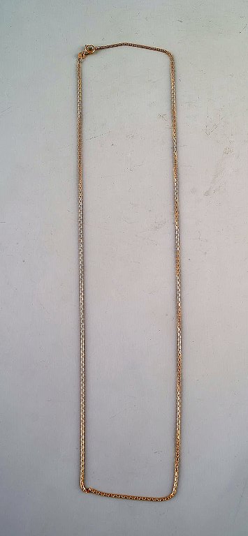 Swedish goldsmith. 8 carat gold necklace. Mid 20th century.
