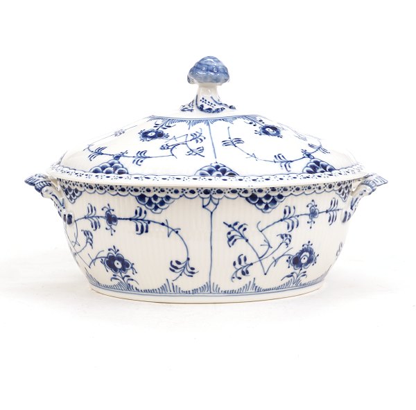 Royal Copenhagen: A large blue fluted tureen. #1/595. L: 34cm