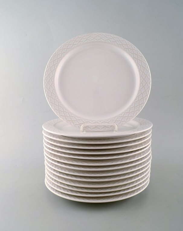 Jens H. Quistgaard for Bing & Grondahl. White "Cordial Palet" dinner plate in glazed stoneware. 1960