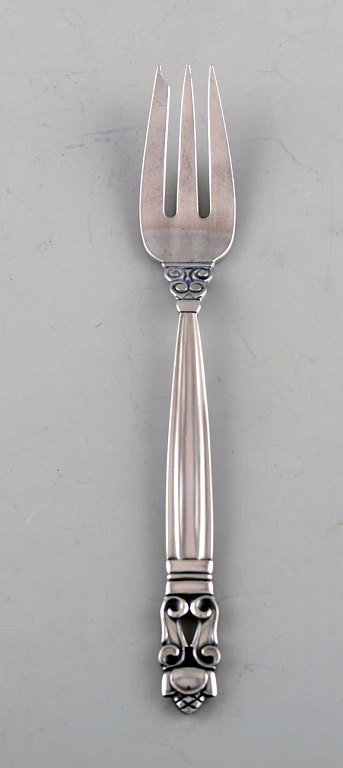 Georg Jensen "Acorn" pastry fork in sterling silver. Dated 1933-44. Three pieces 
in stock.