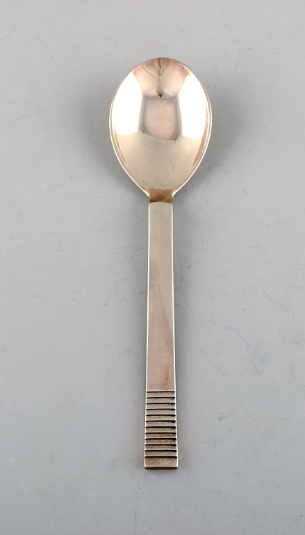 Georg Jensen Parallel/Relief. Sorbet ske i sterlingsølv. Dateret 1915-30.  
