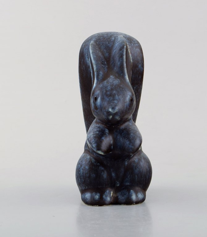 FEJ (Folke and Elsa Jernberg), Sweden. Squirrel in glazed ceramics. Beautiful 
glaze in black and blue shades. 1960 / 70