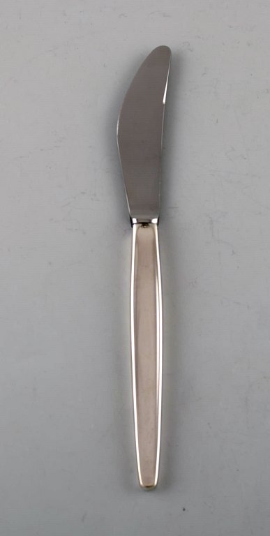 Tias Eckhoff for Georg Jensen. "Cypress" lunch knife in sterling silver and 
stainless steel.