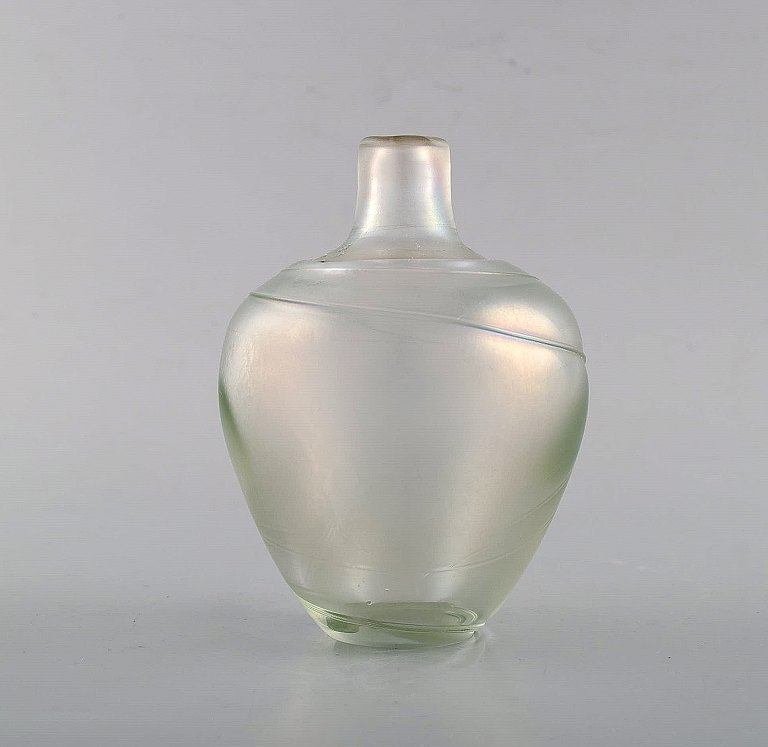 Bertil Vallien for Kosta Boda. Vase i mundblæst kunstglas. Svensk design 
1980erne.
