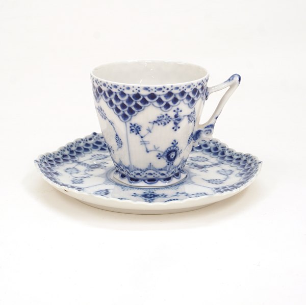 Royal Copenhagen: Satz von sechs Zwiebelmusster Kaffeetassen 1036. H: 7cm