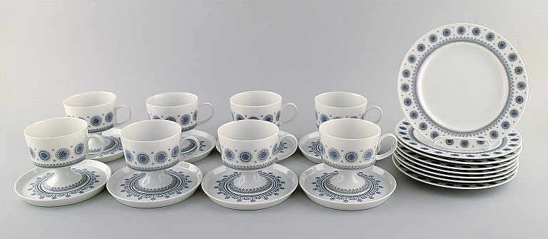 Tapio Wirkkala for Rosenthal. "Ice Blossom" kaffeservice til otte personer. 
Kaffekopper med underkop og tallerkener. 1980