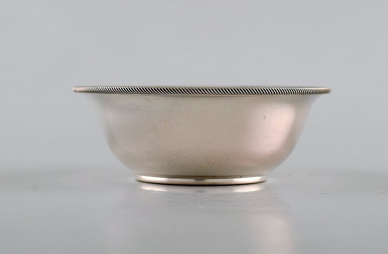 Just Andersen, Denmark. Early art deco bowl in silver with beaded border. Ca. 
1930.
