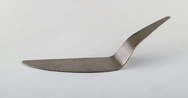 Arne Jacobsen for Georg Jensen. Modernistisk "AJ bestik" spade i rustfrit stål. 
Sent 1900-tallet.
