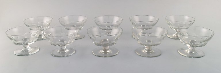 Baccarat, France. Ten facet cut art deco glasses. Art glass, 1930 / 40