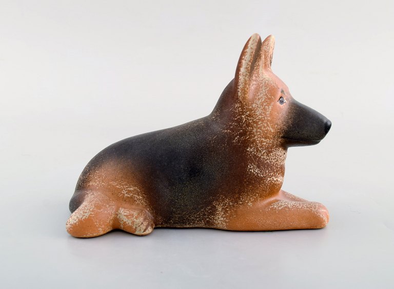 Lisa Larson for K-Studion/Gustavsberg. Schæferhund i glaseret keramik. Sent 
1900-tallet.
