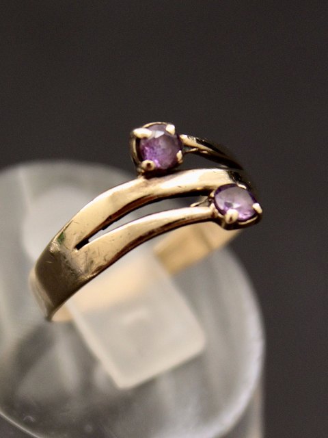 8 carat gold ring size 50 with amethysts