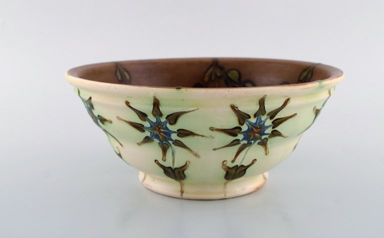 Kähler, HAK. Glazed stoneware bowl in modern design. 1930 / 40