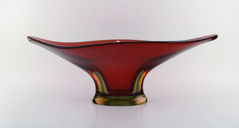 Kolossal Murano vase i mundblæst kunstglas. 1960/70