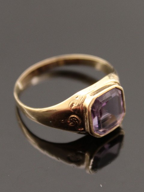 14 carat gold ring size 58 with amethyst