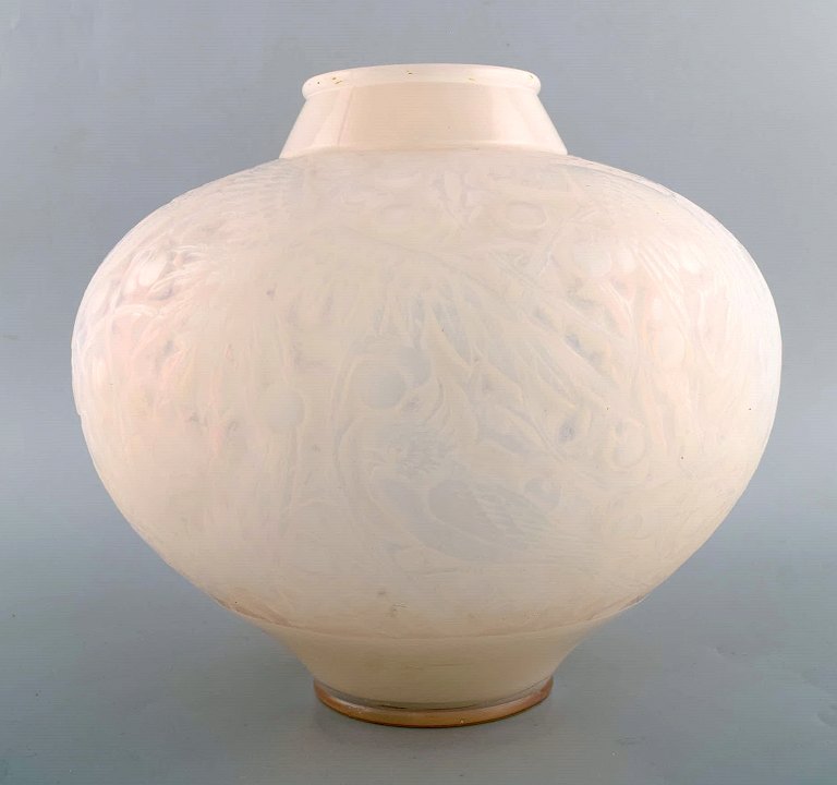 Early and large René Lalique "Aras" vase in opaline art glass. Model 919. Ca. 
1924.

