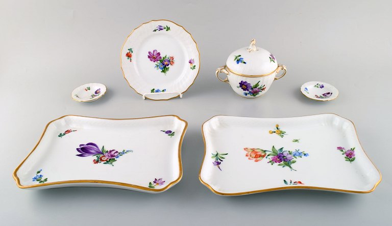 Six parts Royal Copenhagen Light Saxon Flower in hand-painted porcelain. Early 
20th century.
