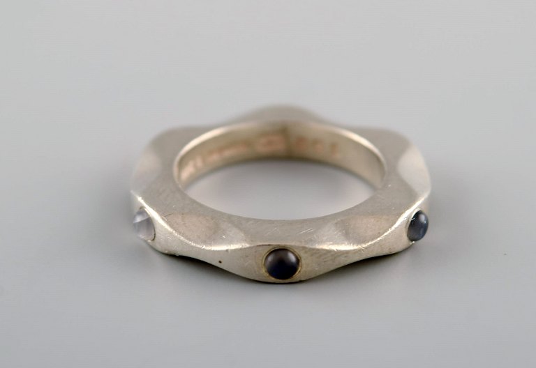 Maria Berntsen for Georg Jensen. "Mirror" ring in sterling silver adorned with 
three moon stones. Late 20th century.
