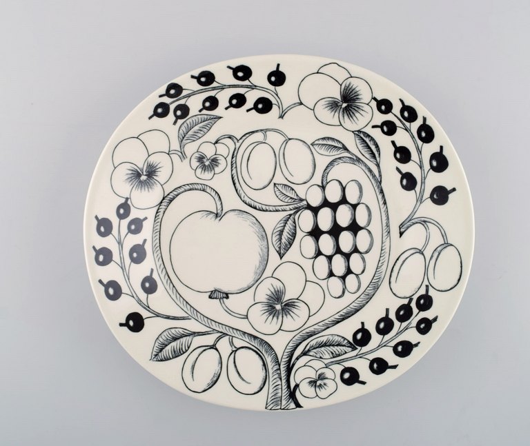 Birger Kaipiainen for Arabia. Large Paratiisi dish in porcelain. Late 20th 
century. 5 pcs in stock.
