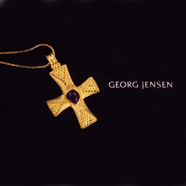 Georg Jensen: Grosses 18kt Gold Kreuz mit Halskette. L Halskette: 72cm. Kreuz: 
48x31mm. G: 22,8gr