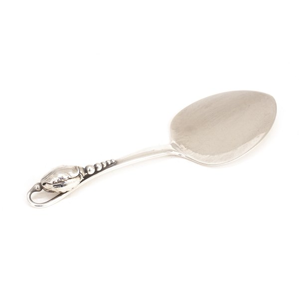 A Georg Jensen sterlingsilver Blossom cake spatula. #84. 1933-44. L: 18,5cm