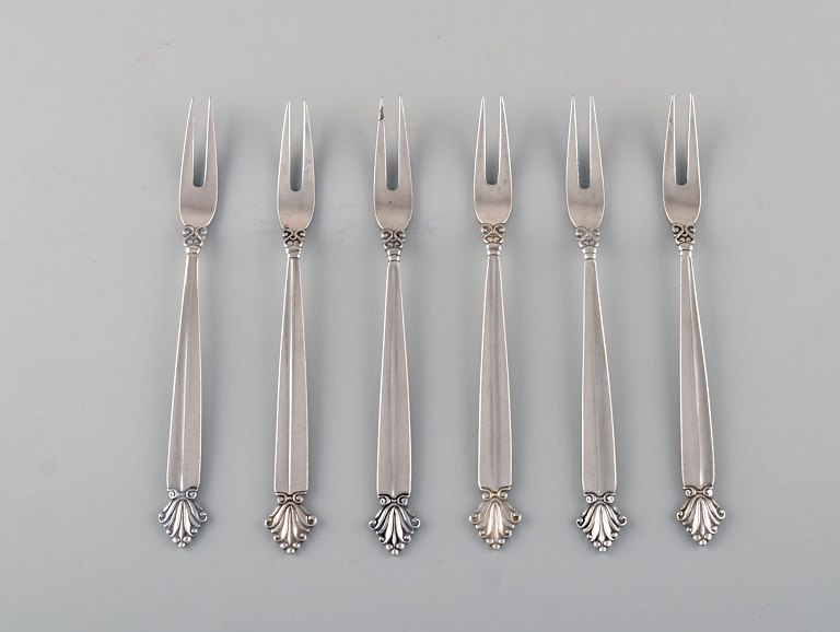 Johan Rohde for Georg Jensen. Six early Acanthus cold meat forks in sterling 
silver. 1920s.
