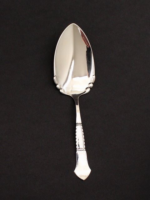 Louise cake spade 22.5 cm.