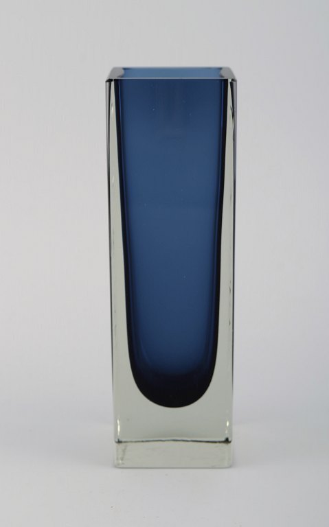 Murano vase in mouth blown art glass. Italian design, 1960