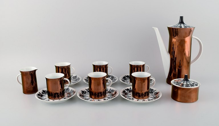 Bjørn Wiinblad for Rosenthal. Complete Berlin Hilton coffee service for six 
people. 1980s.
