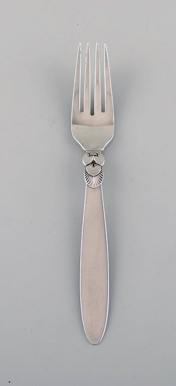 Georg Jensen Kaktus middagsgaffel i sterlingsølv. Dateret 1915-30. To stk på 
lager.
