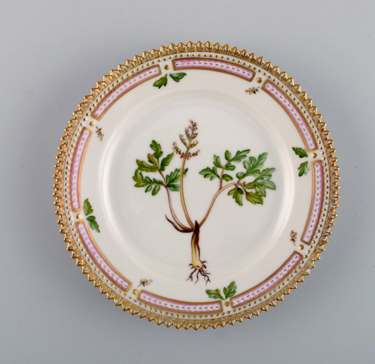 Royal Copenhagen Flora Danica side plate in hand-painted porcelain with flowers 
and gold decoration. Model number 20/3552.
