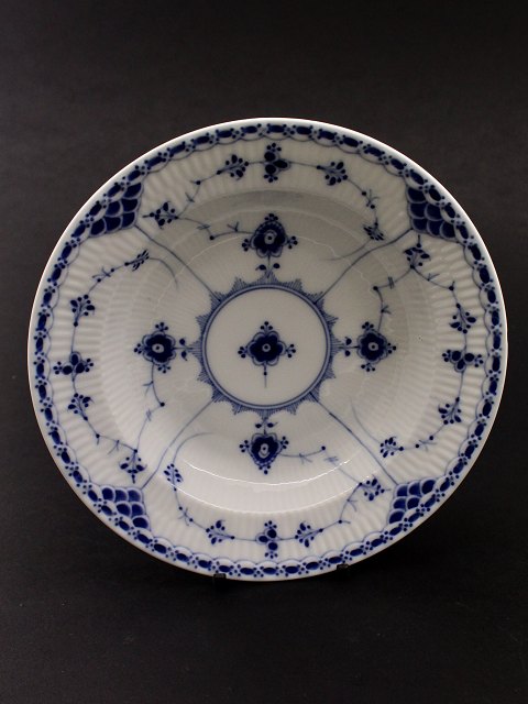 Royal Copenhagen blue fluted plate 1/567.