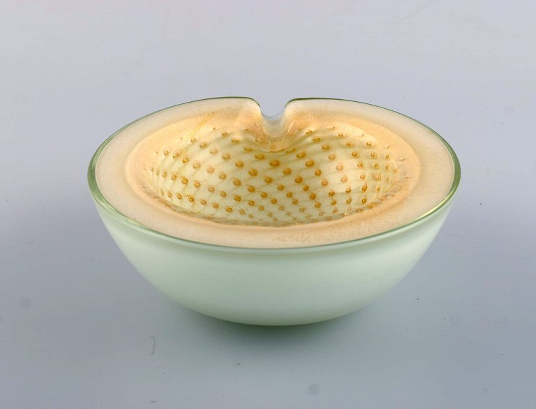 Murano bowl in mouth blown art glass. 1960s.

