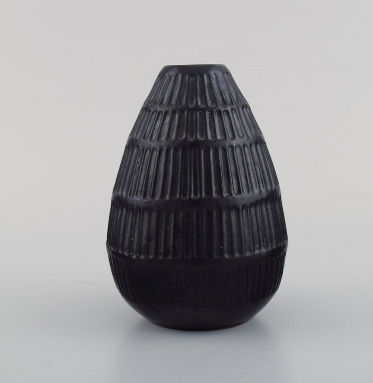 Hjorth, Bornholm. Vase in glazed ceramics. Midt 20th century.
