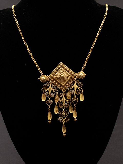 Gold-plated 830 silver filigree pendant